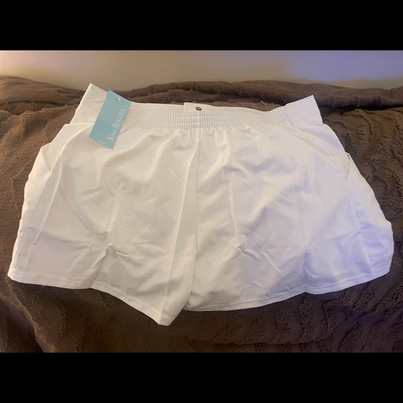NWT Ladies shorts - Picture 2 of 6